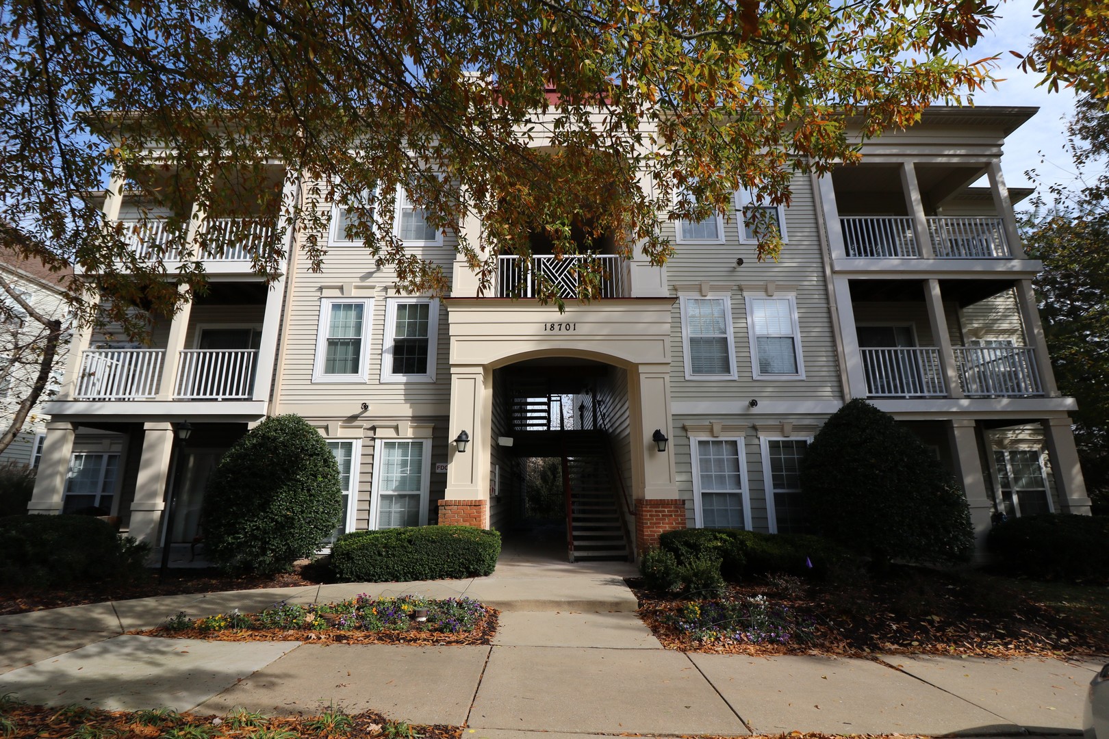 Germantown Condo: 18701 Sparkling Water Dr.
