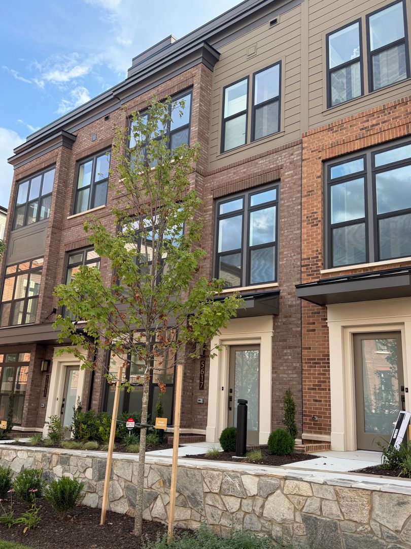 Bethesda House: 5617 Vermillion Circle