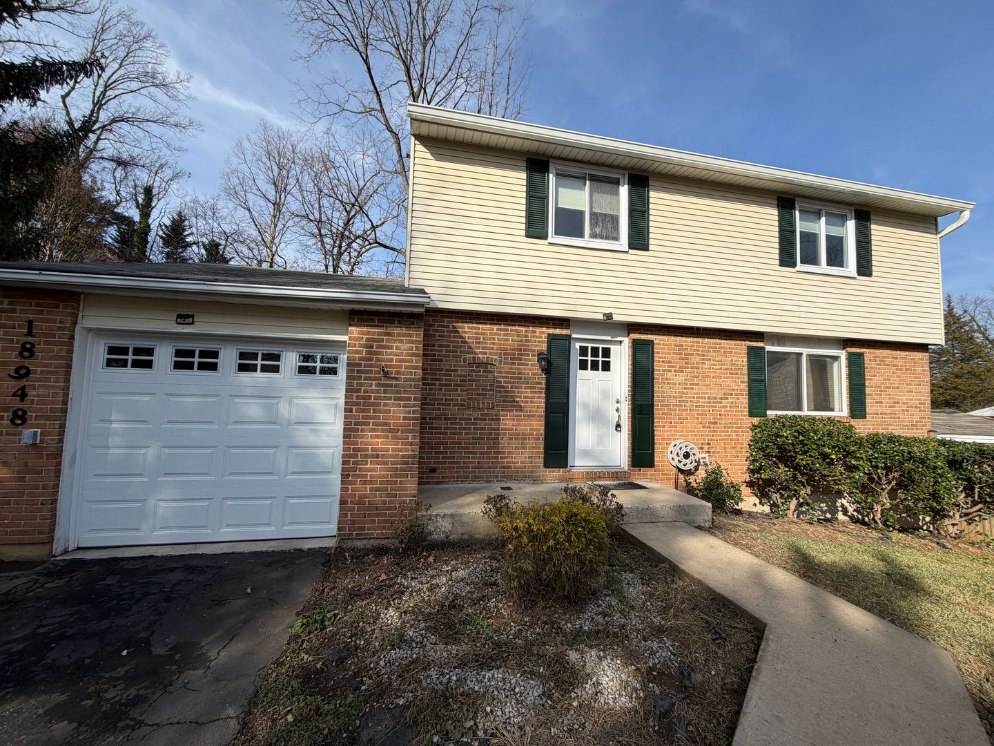 Gaithersburg House: 18948 Quail Valley Blvd