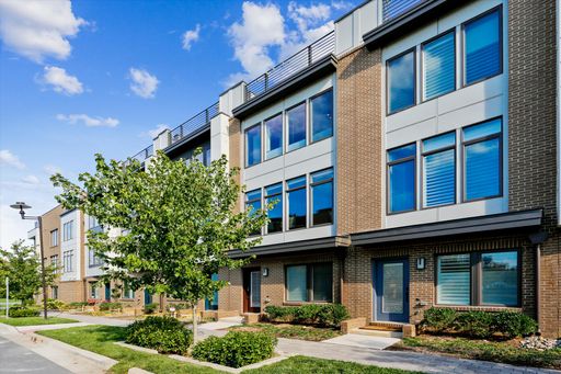 GREAT LOCATION!! Stunning 3BD/3.5BA luxury 4-level townhouse!