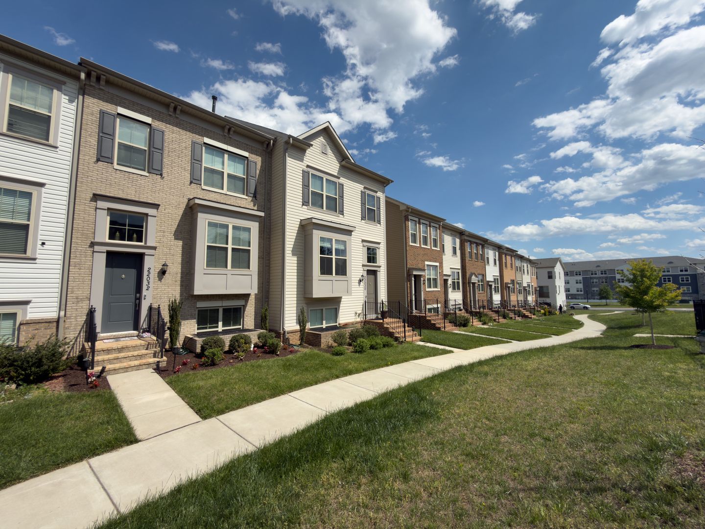 Clarksburg Townhome: 22030 Longspur Aly