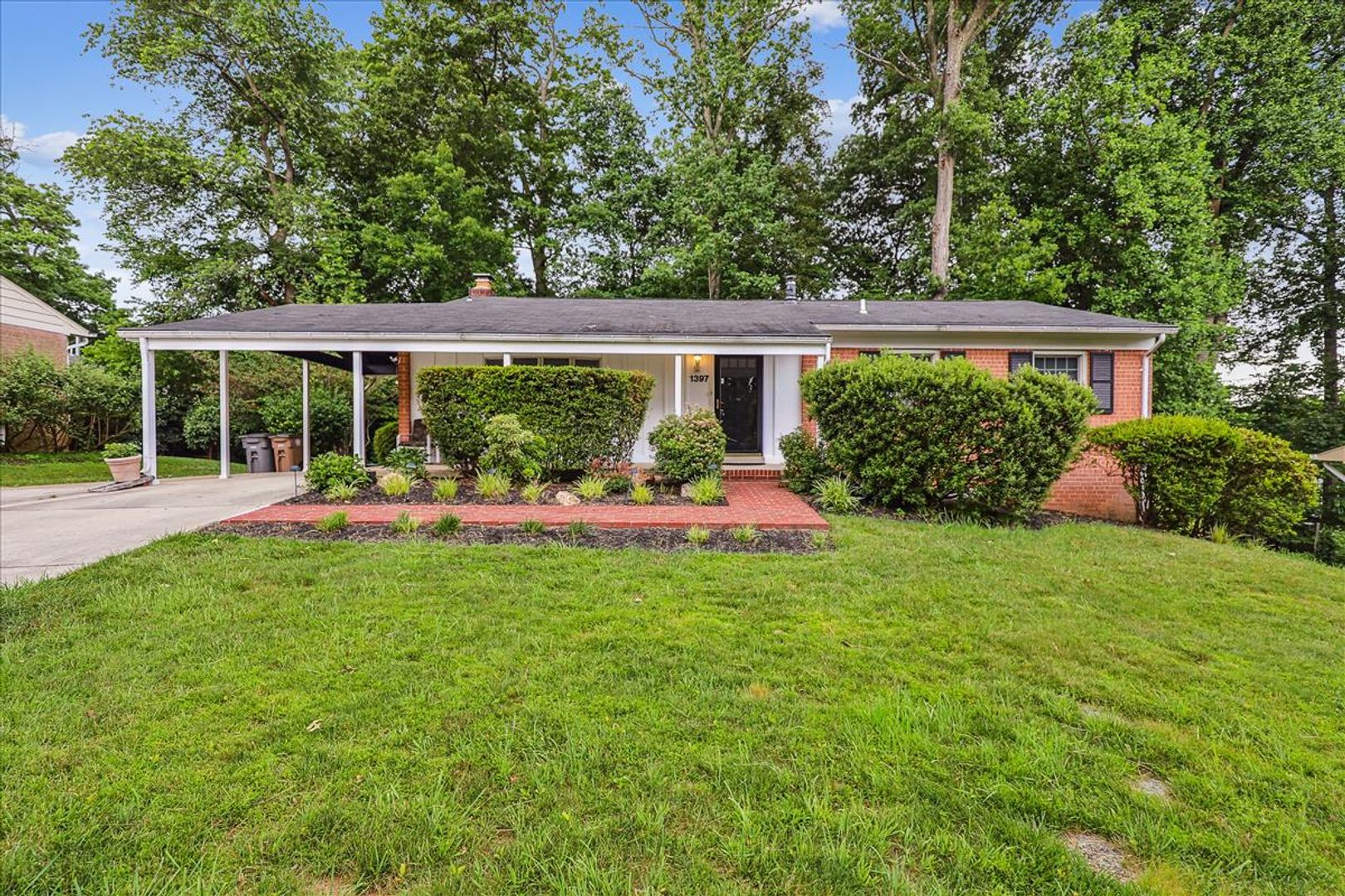 Potomac House: 1397 Canterbury Way