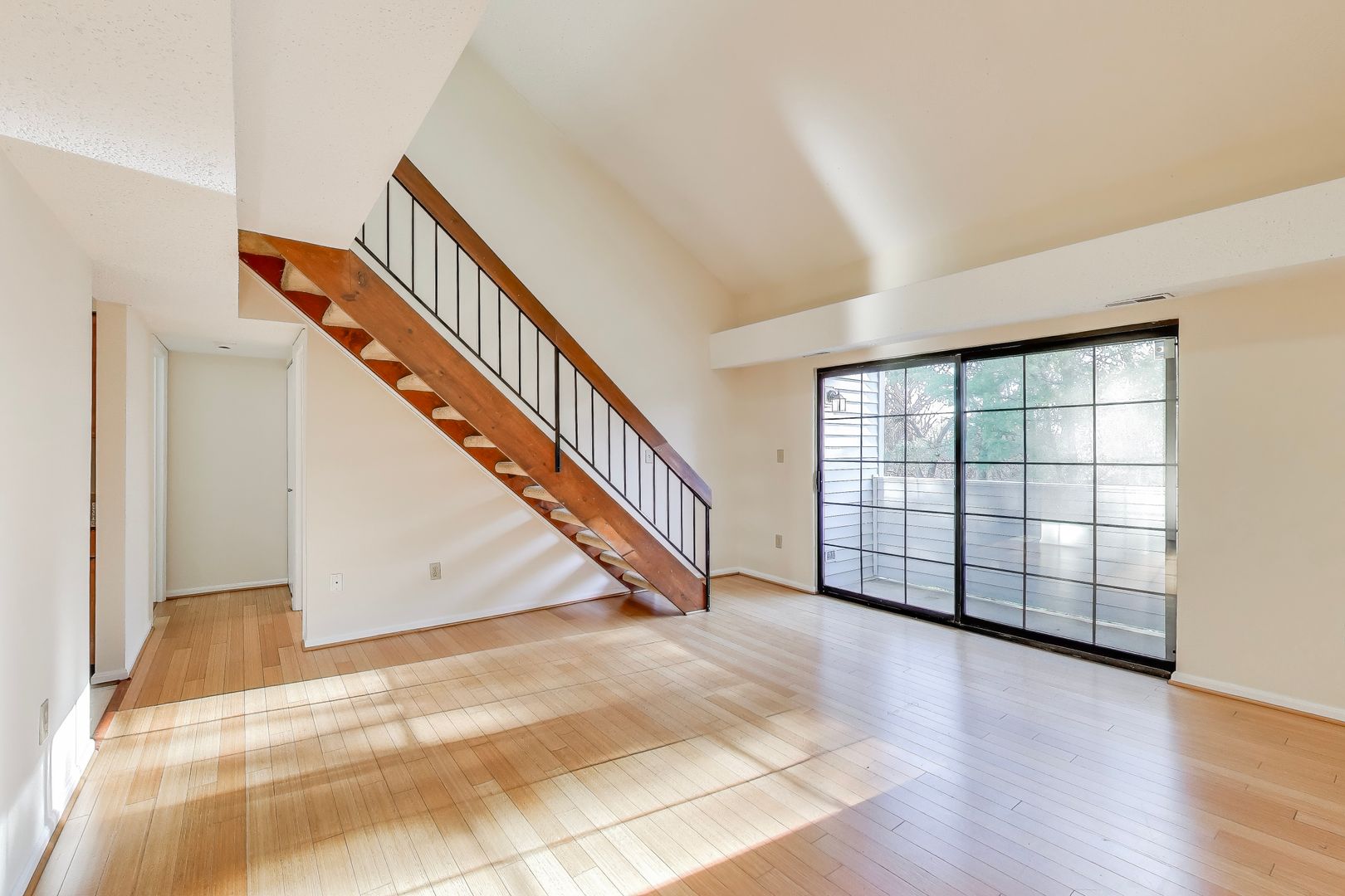 Silver Spring Condo: 1639 Carriage House Terrace #J