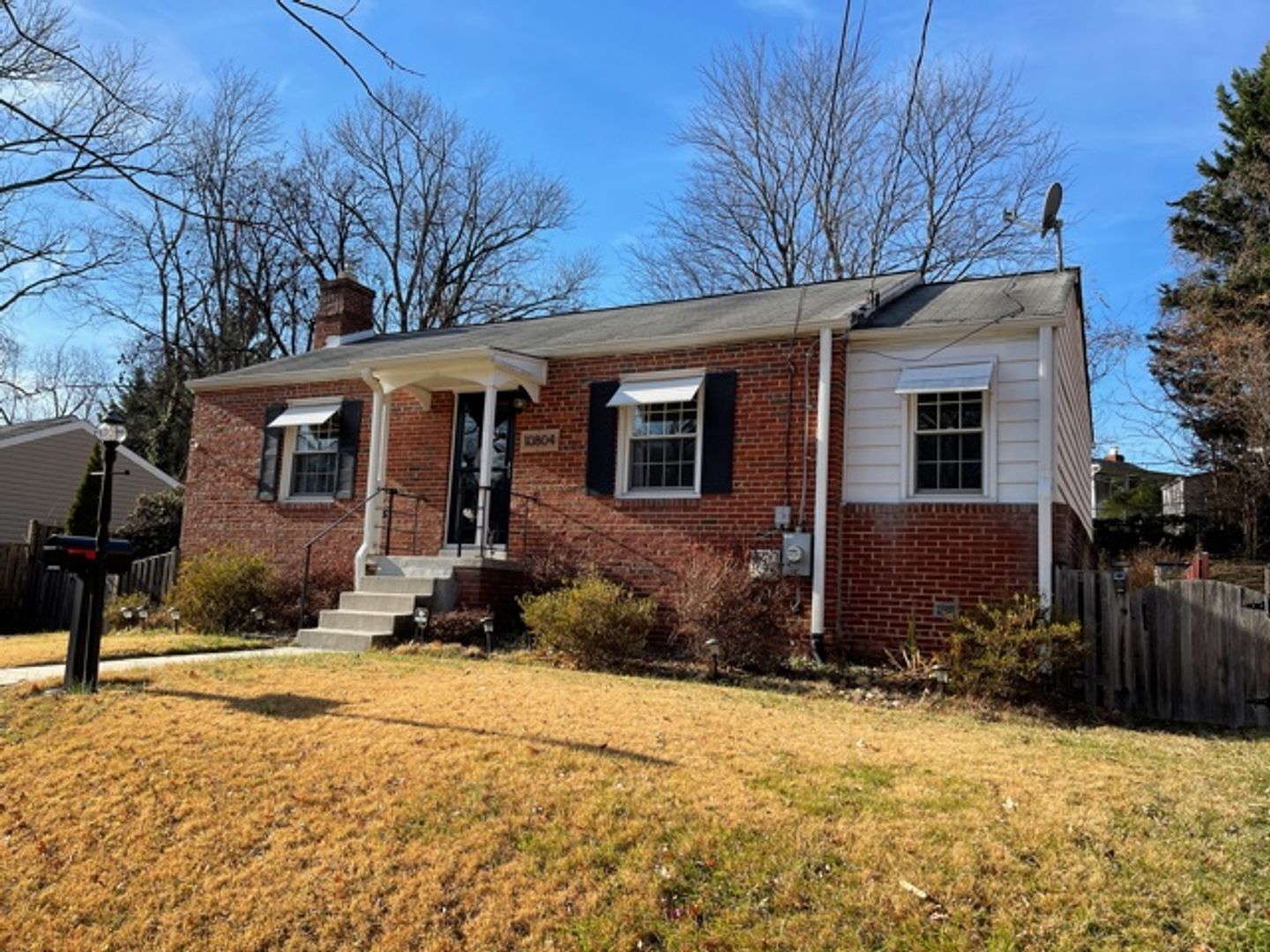 Kensington House: 10804 Drumm Ave