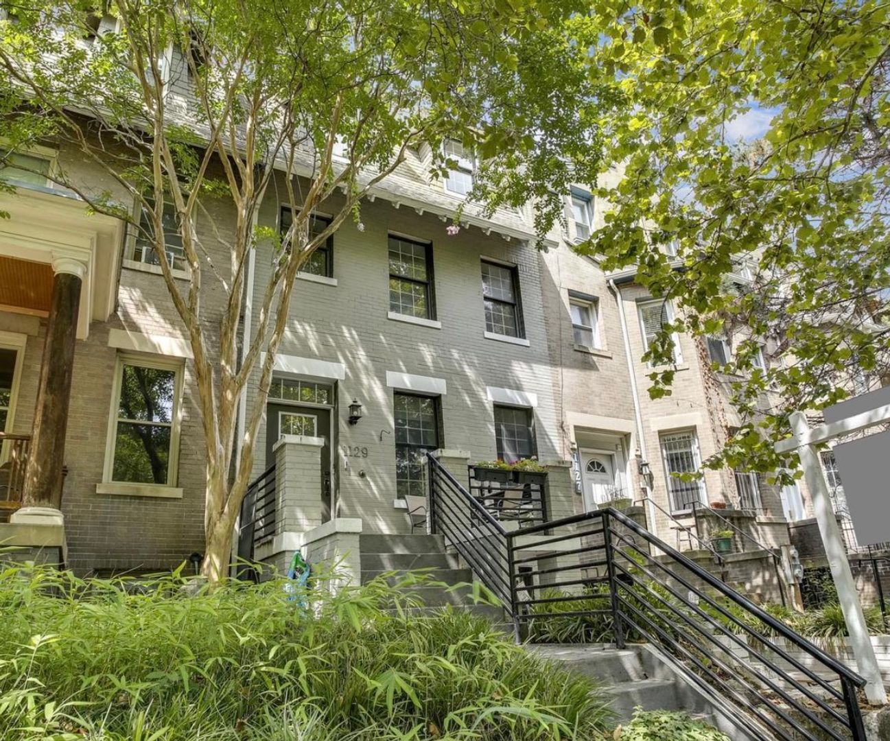 Washington House: 1129 Columbia Rd NW