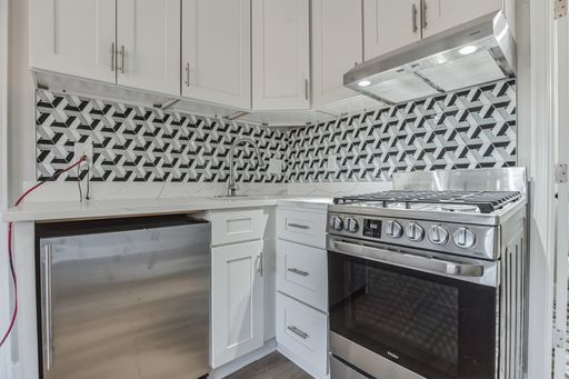 Great Location - Fresh and Ready - Updated Studio in DC! – photo 1