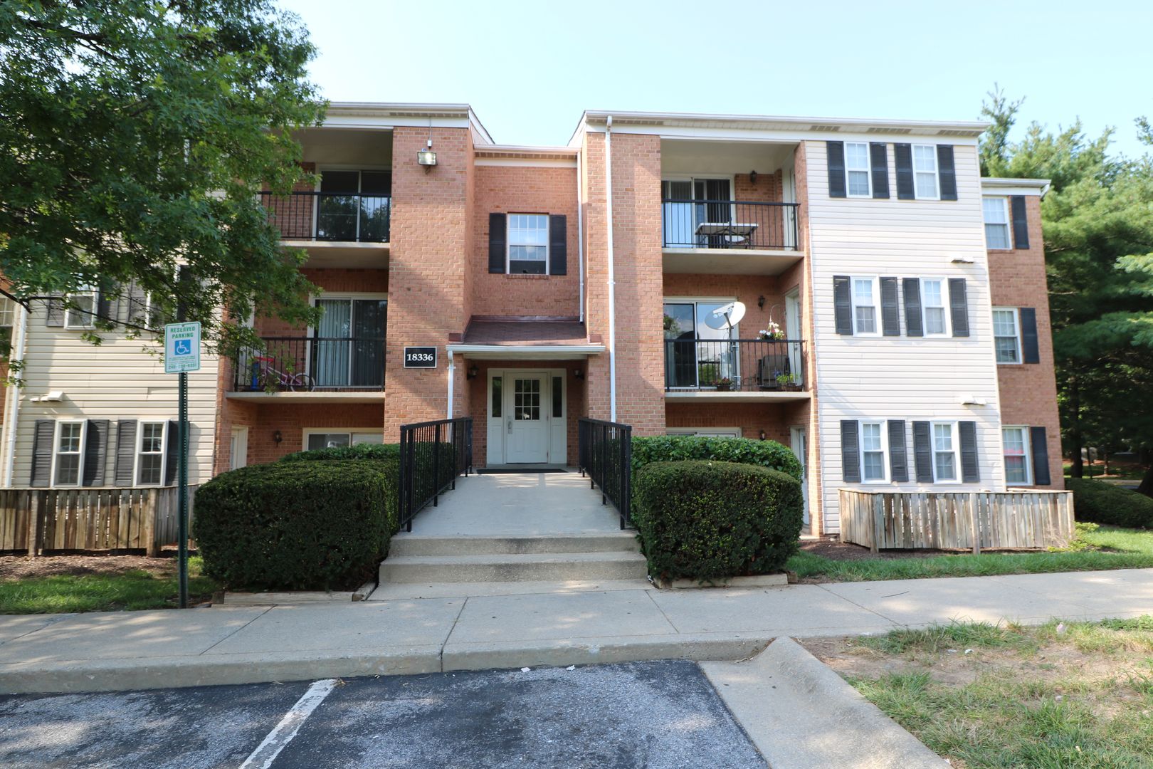 Gaithersburg Condo: 18318 Streamside Drive