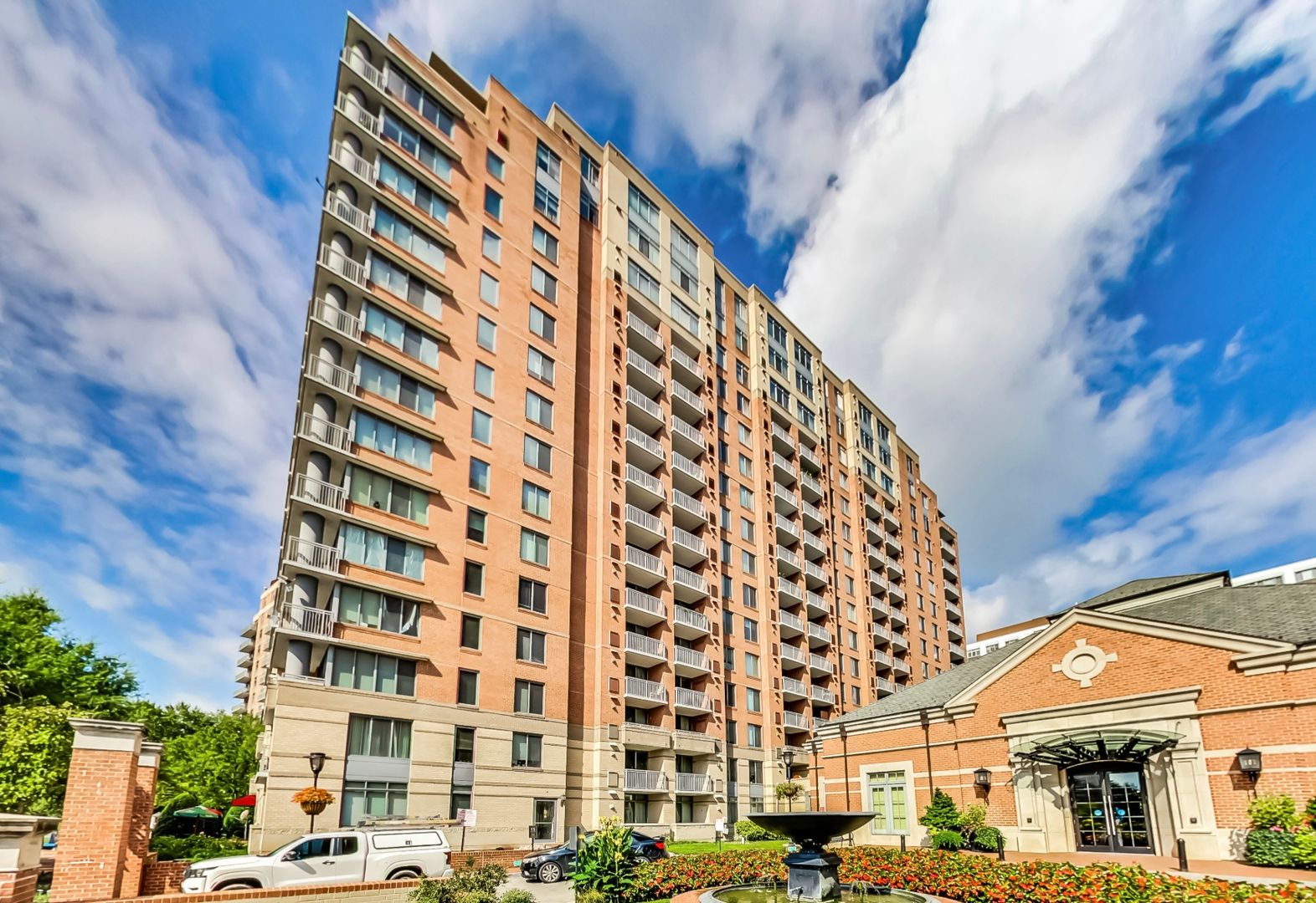 North Bethesda Condo: 11710 Old Georgetown Road #1422