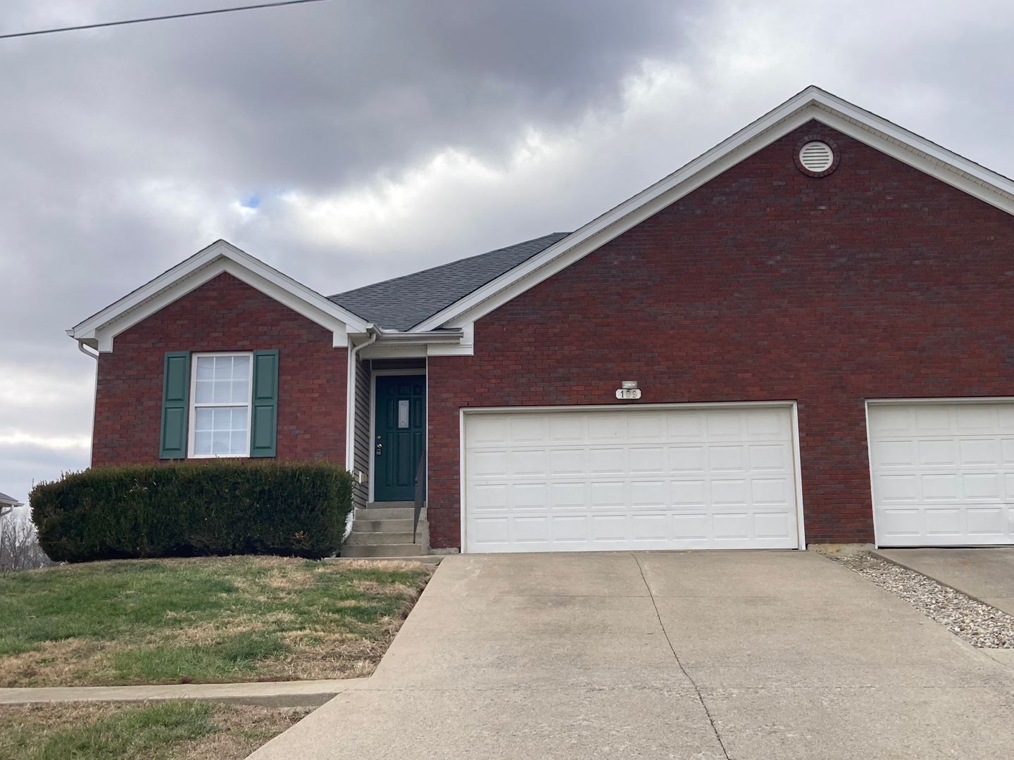 Vine Grove House: 109 Kestrel Court
