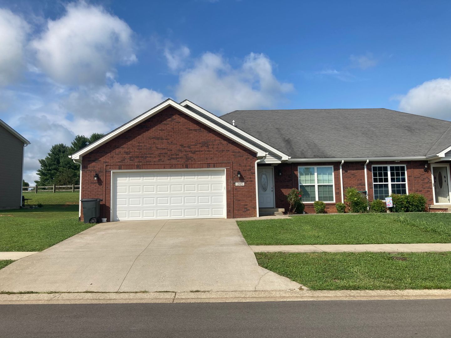 Vine Grove House: 205 Royal Birkdale Court