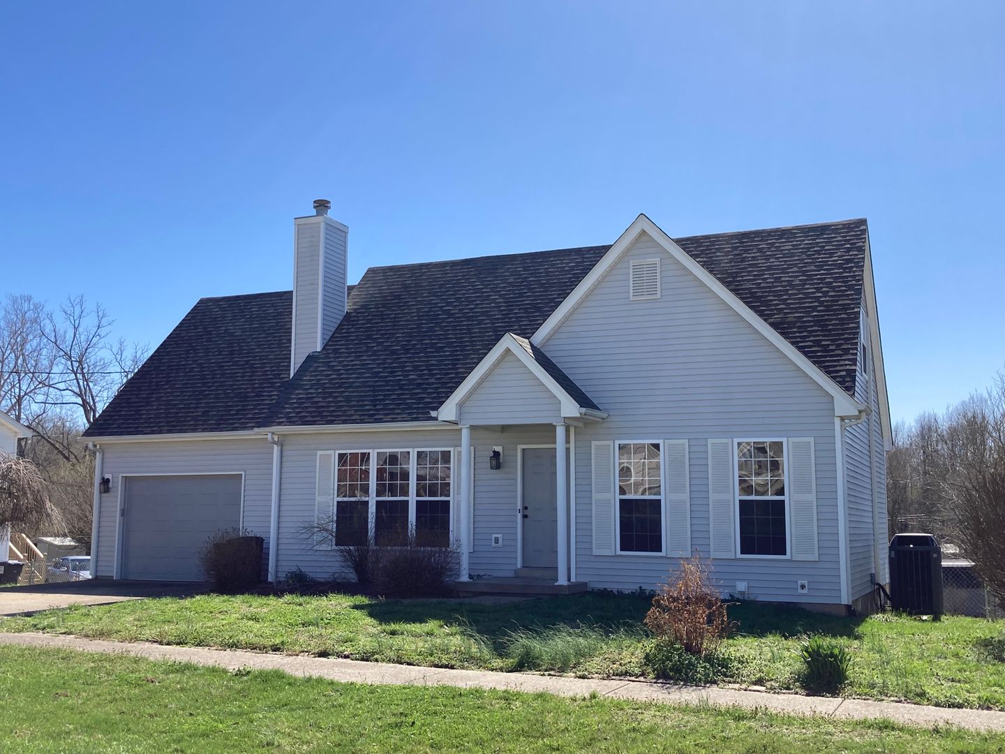 Vine Grove House: 812 Edgebrook Drive