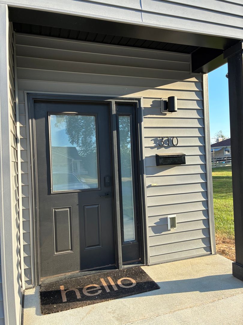 Vine Grove House: 310 Lincoln Street