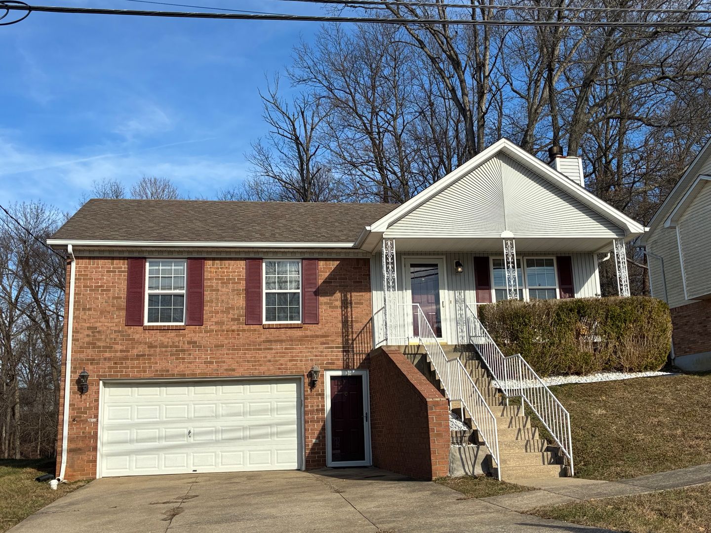 Elizabethtown House: 1331 AmandaJo Drive