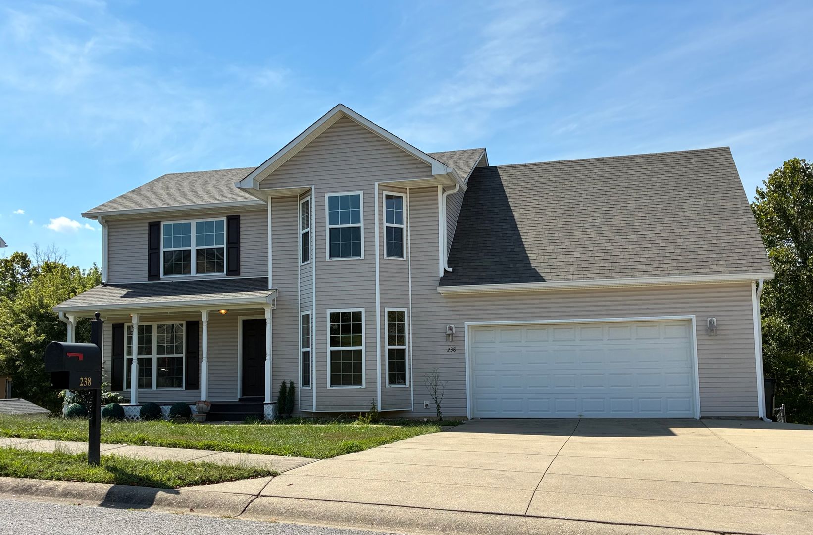 Elizabethtown House: 238 Riley Way