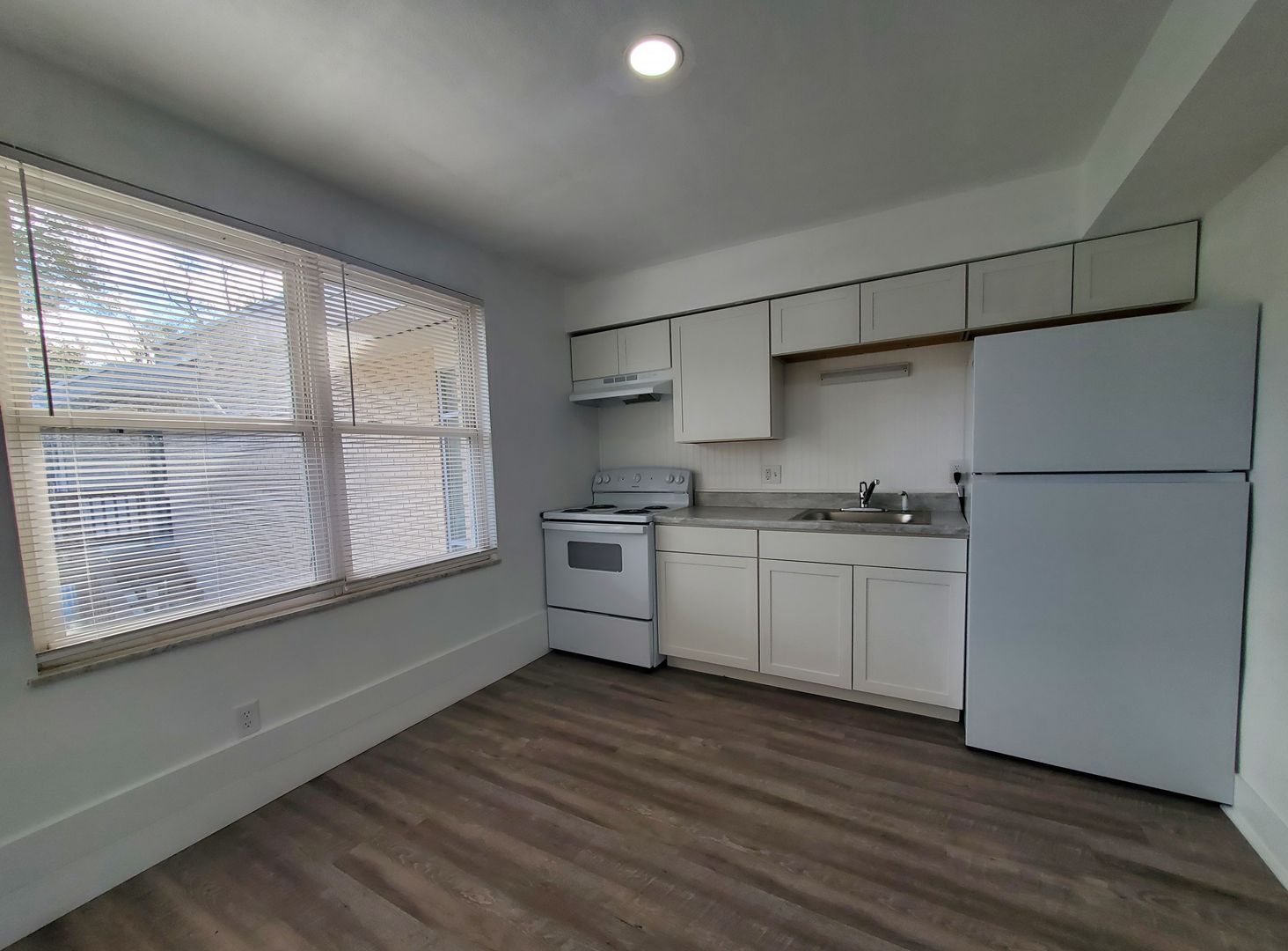 Dayton Apartment: 3816 E 3rd Street