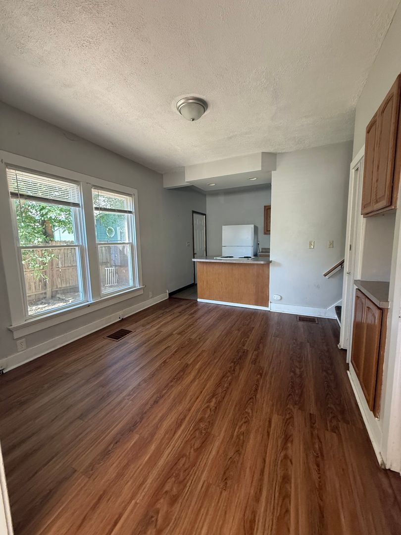 Dayton Apartment: 113 Johnson St