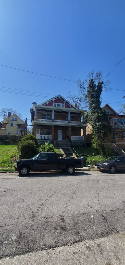 Cincinnati Apartment: 1525 Dixmont Ave