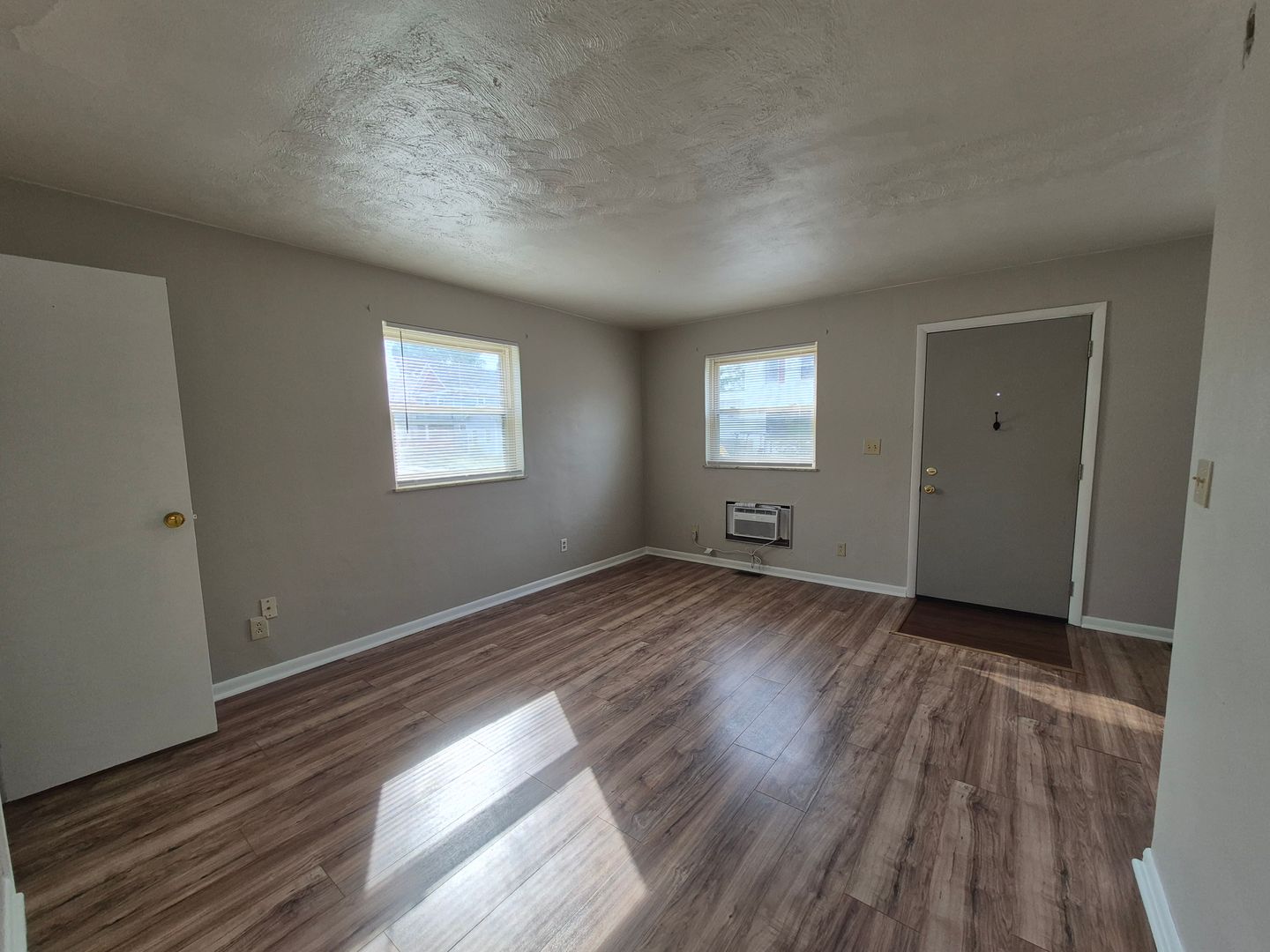 Dayton Apartment: 1315 Wyoming St