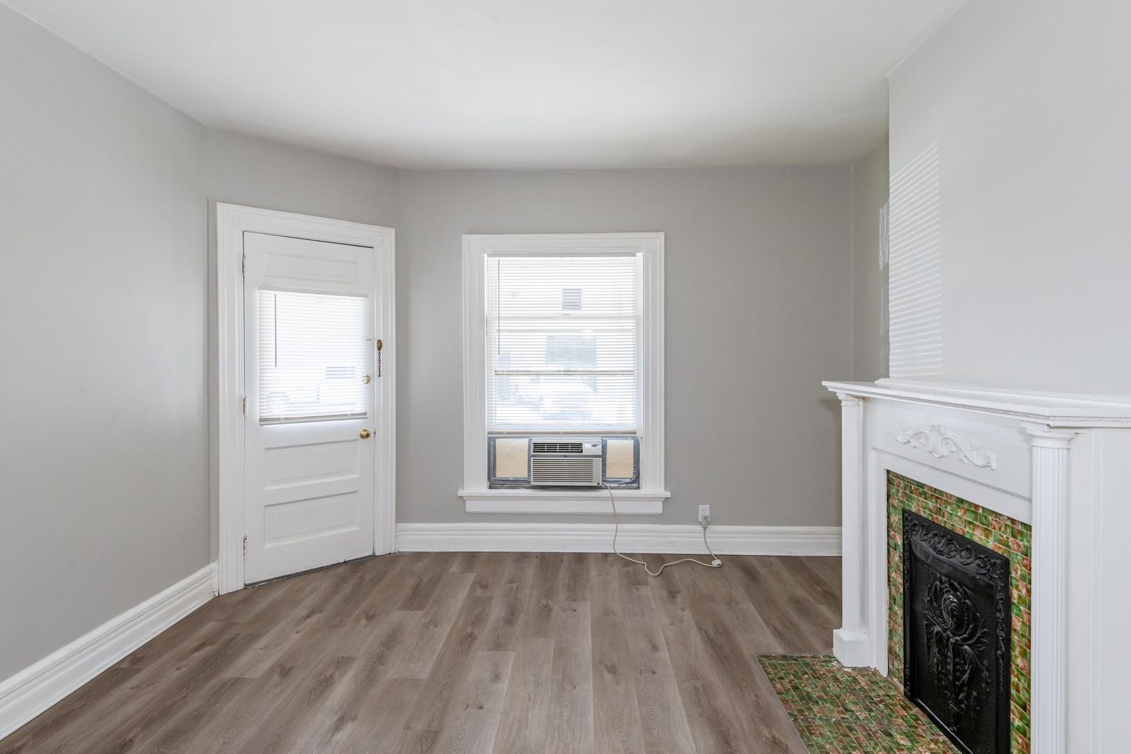 Dayton Apartment: 115 E Foraker St