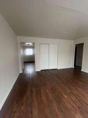 Two Bedroom One Bathroom Apartment For Rent $800 – photo 1