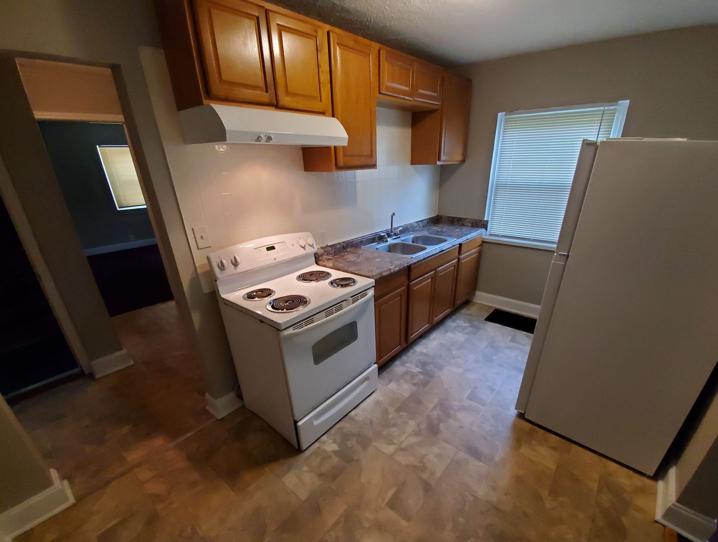 Dayton Apartment: 250 E Beechwood Ave.