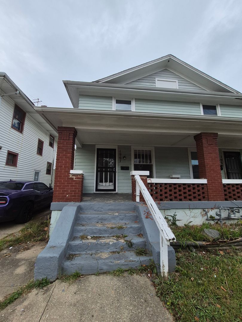 Dayton Apartment: 1967 Rugby Rd