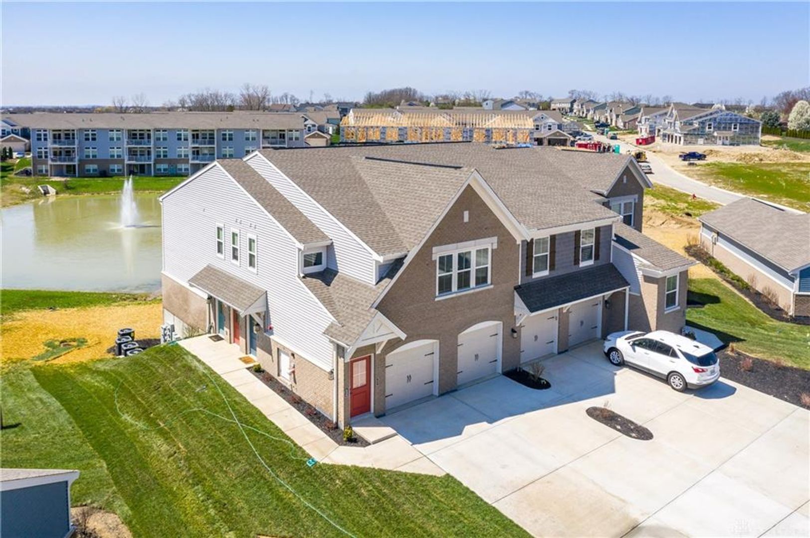 Springboro House: 61 Old Pond Rd