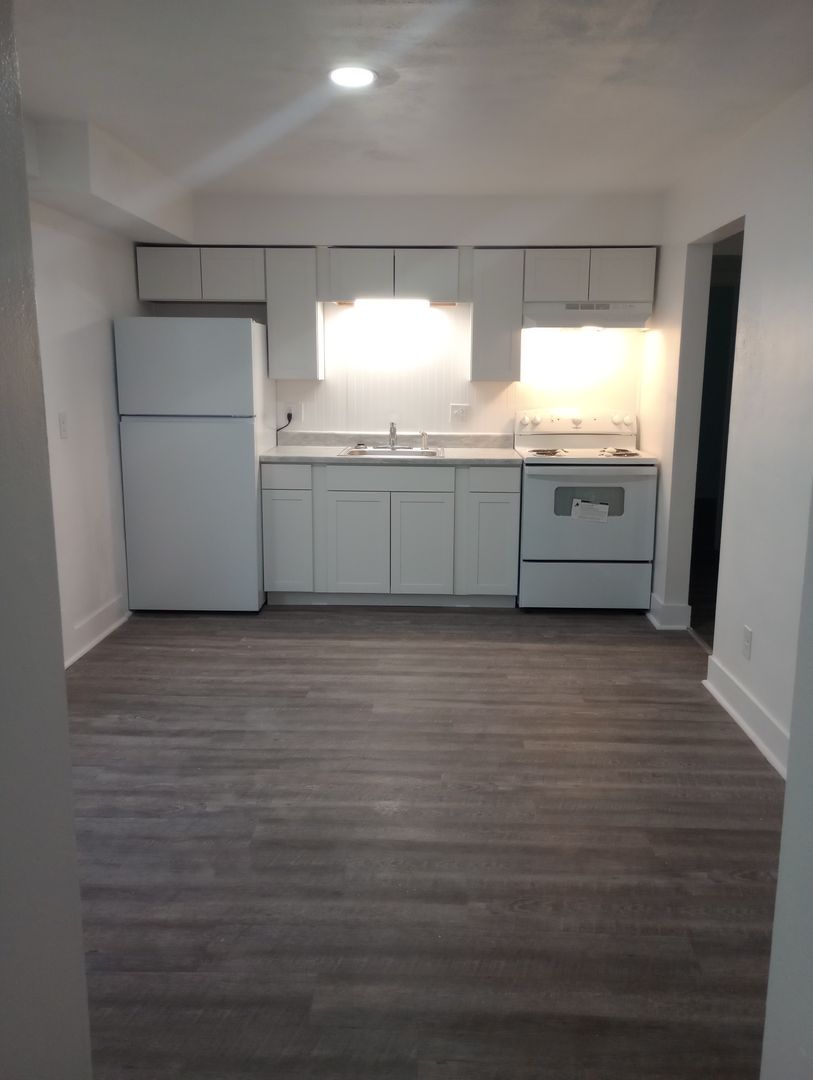 Dayton Apartment: 3816 E 3rd Street