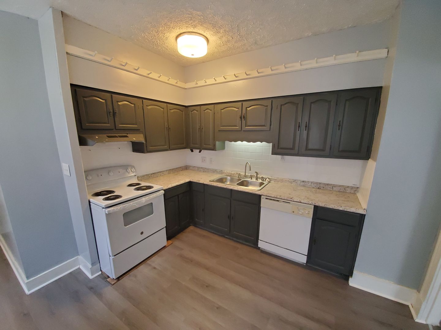 Dayton Apartment: 519 Homewood Ave.