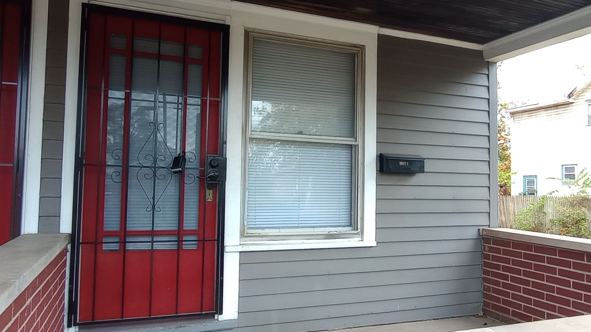 Middletown Apartment: 1816 Woodlawn Ave.