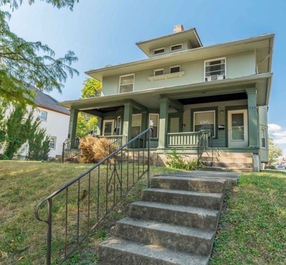 Dayton Apartment: 541-543 Grafton Ave