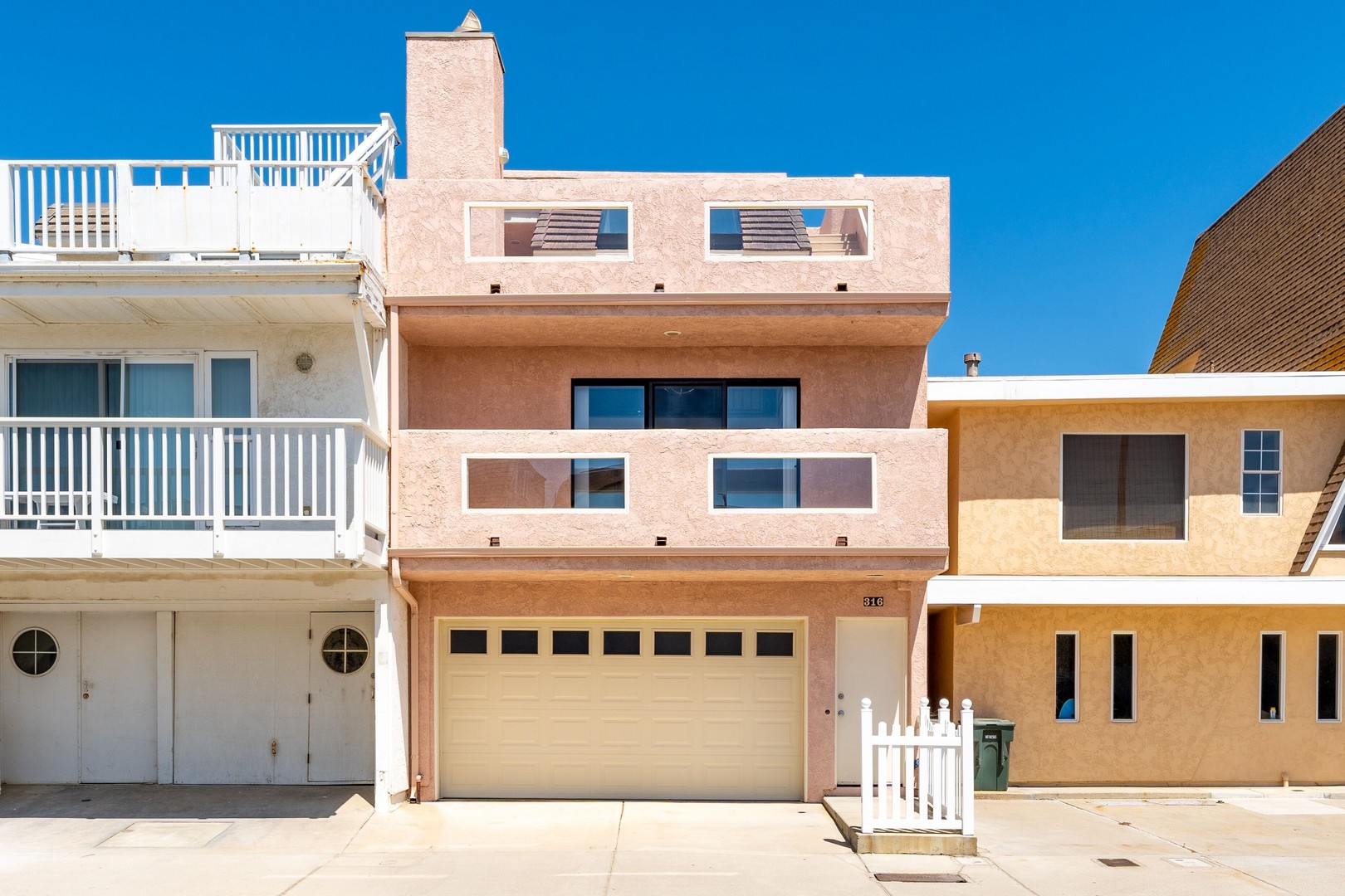 Oxnard House: 316 Ocean Drive