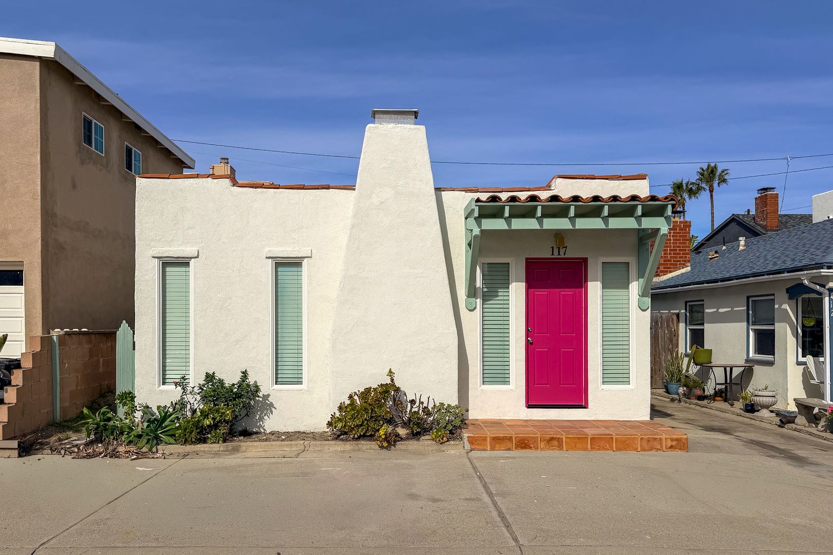 Oxnard House: 117 Van Nuys Ave