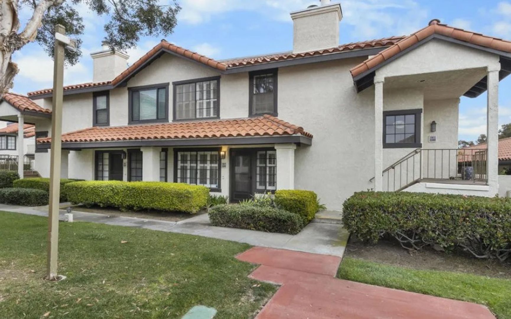 Oxnard House: 2262 Martinique Ln