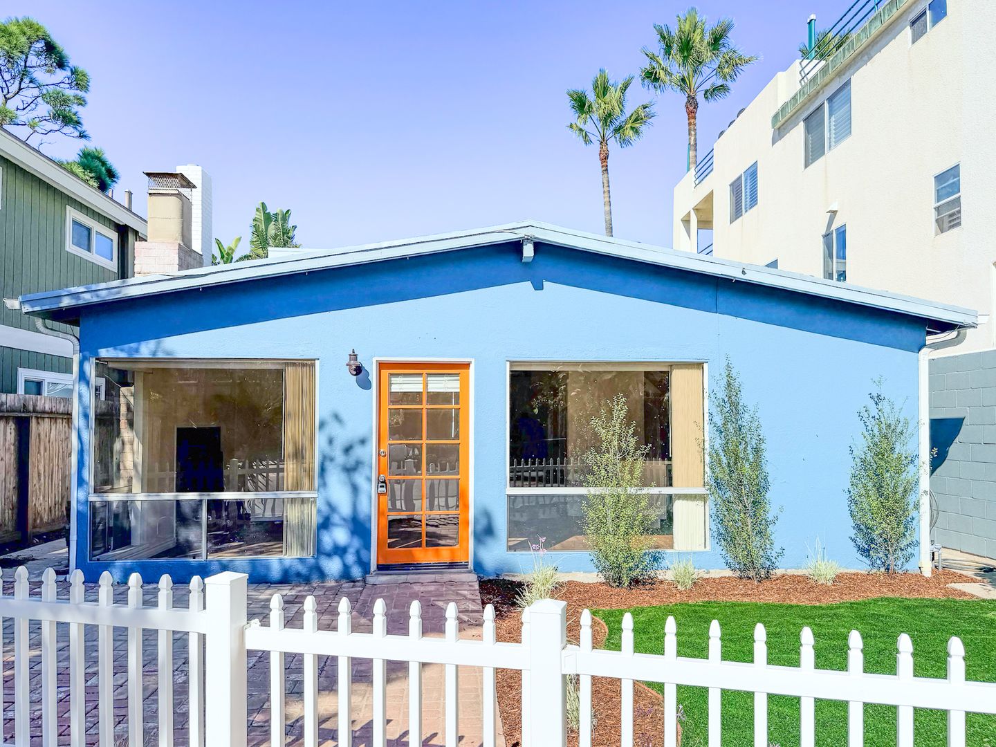 Oxnard House: 121 Highland Dr