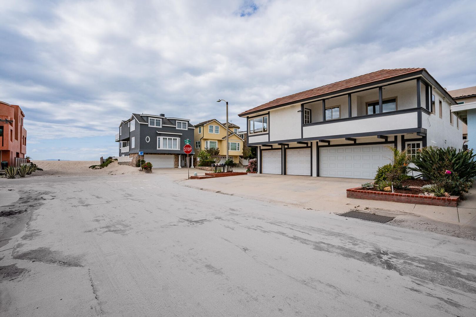 Oxnard House: 3700 Ocean Drive