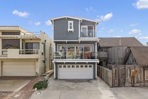 3-Bedroom + 3.5 Bathroom Extravagant Home | Hollywood Beach | Oxnard | Fully Furnished – photo 1