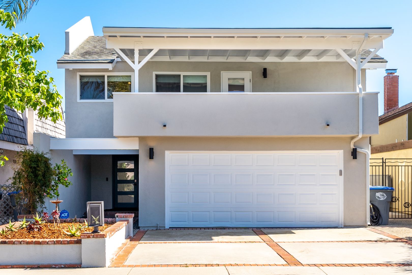 Oxnard House: 3810 W Hemlock St