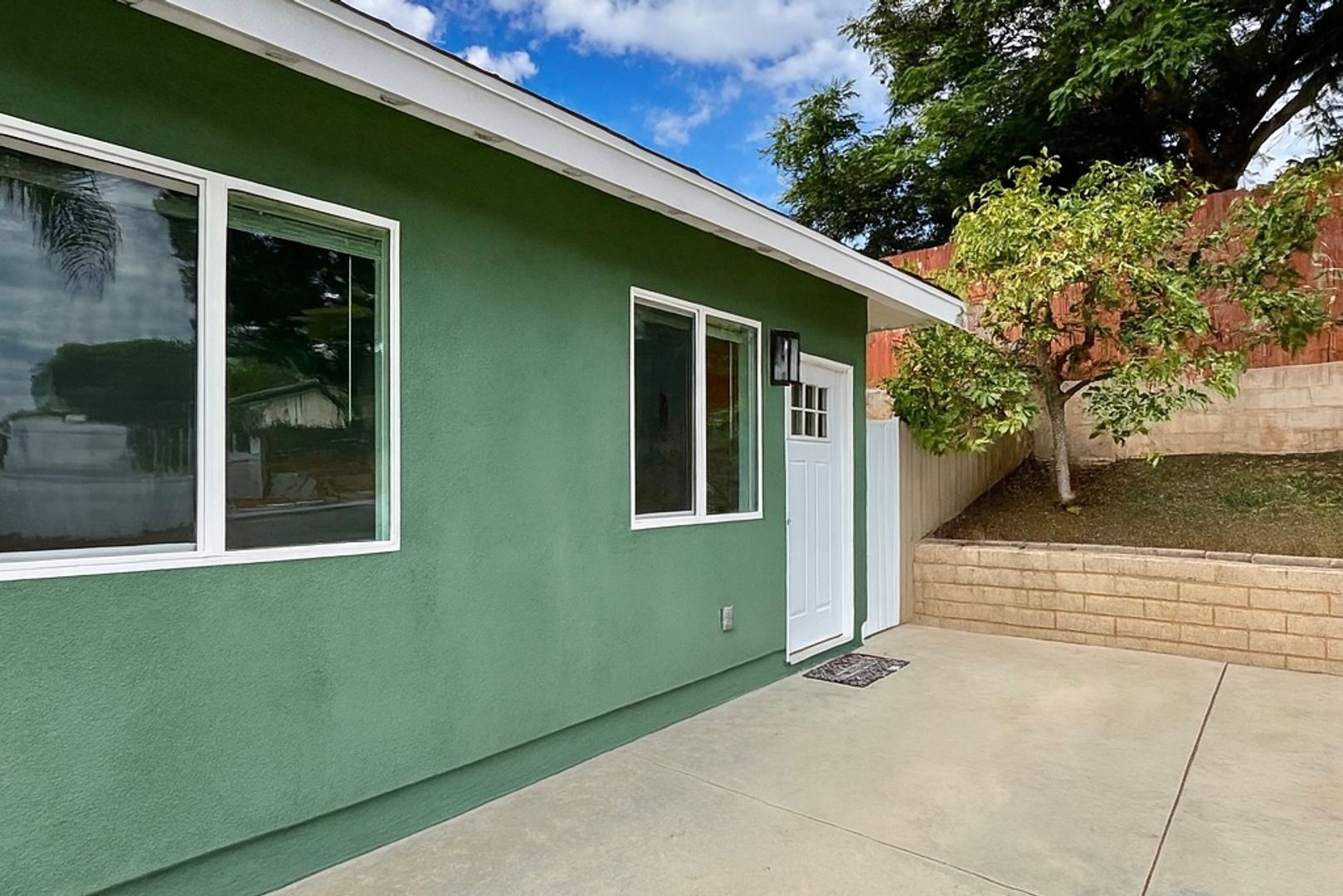 Camarillo House: 2051 Stacy Ln (JADU)