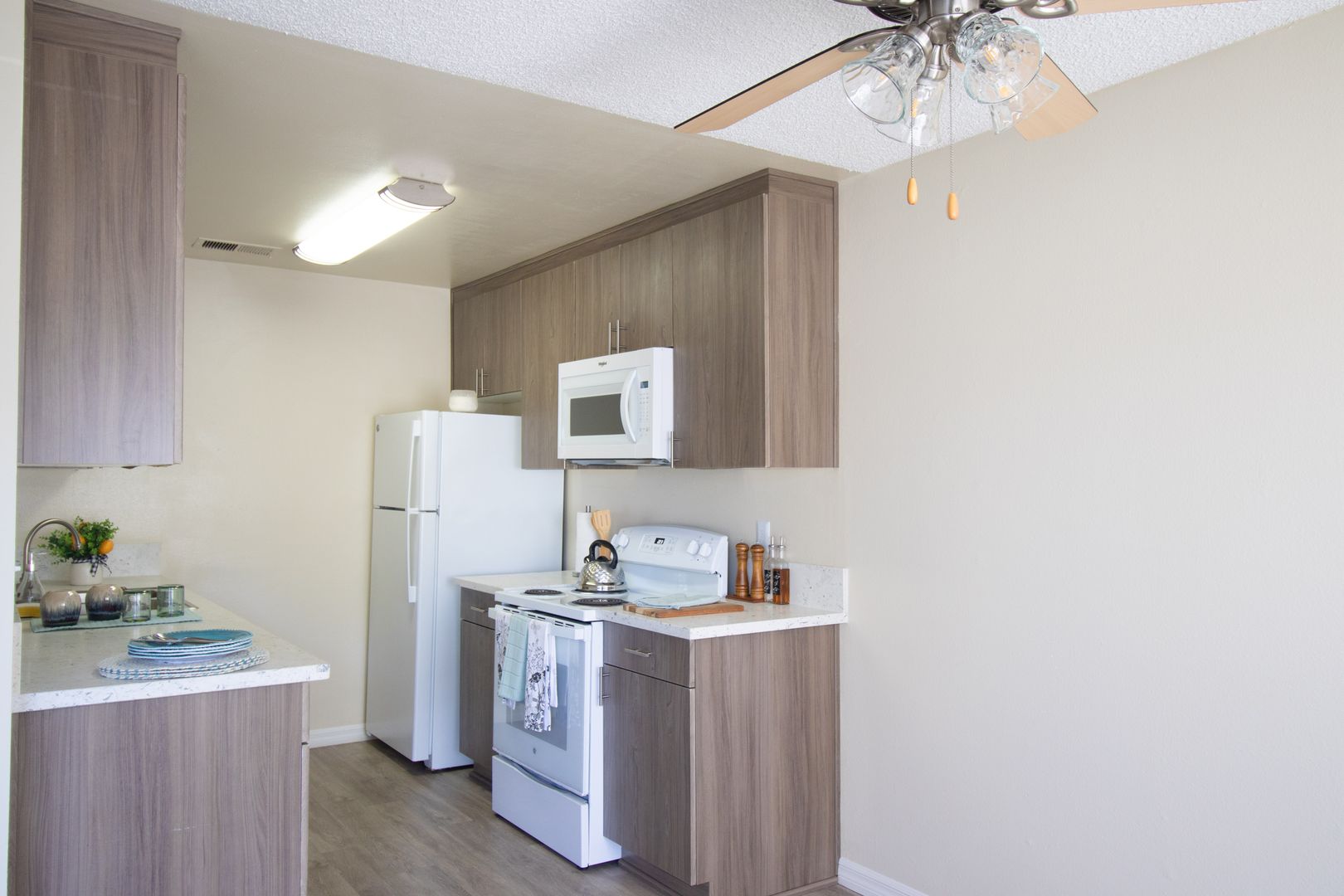 San Diego Apartment: 9585 Gold Coast Dr