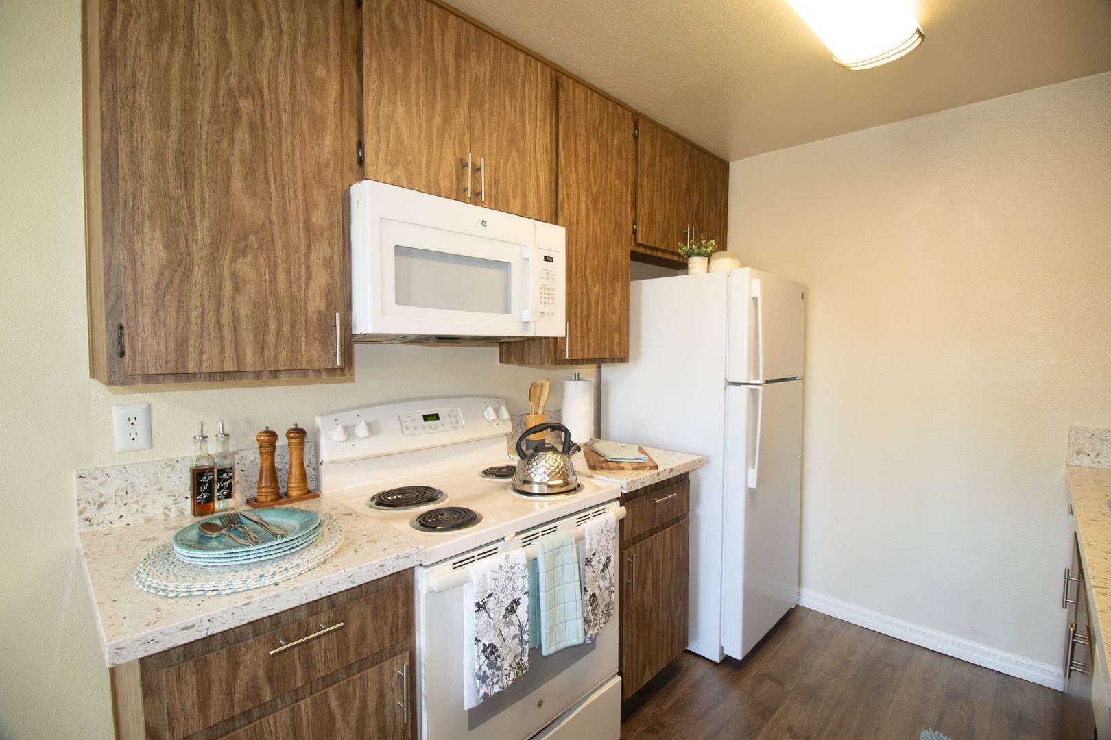 San Diego Apartment: 9585 Gold Coast Dr