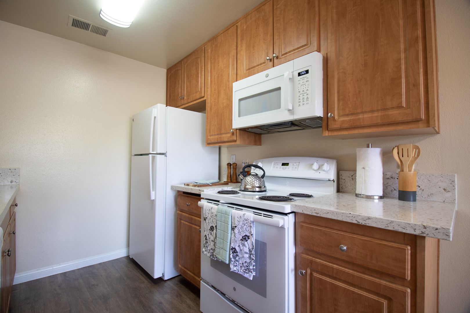 San Diego Apartment: 9585 Gold Coast Dr