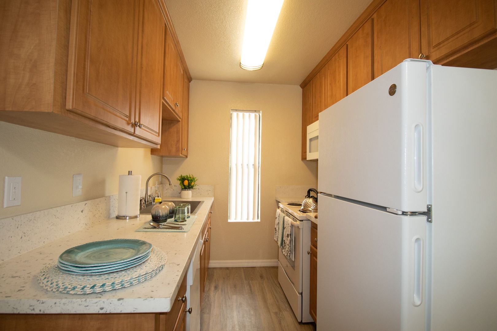 San Diego Apartment: 9585 Gold Coast Dr