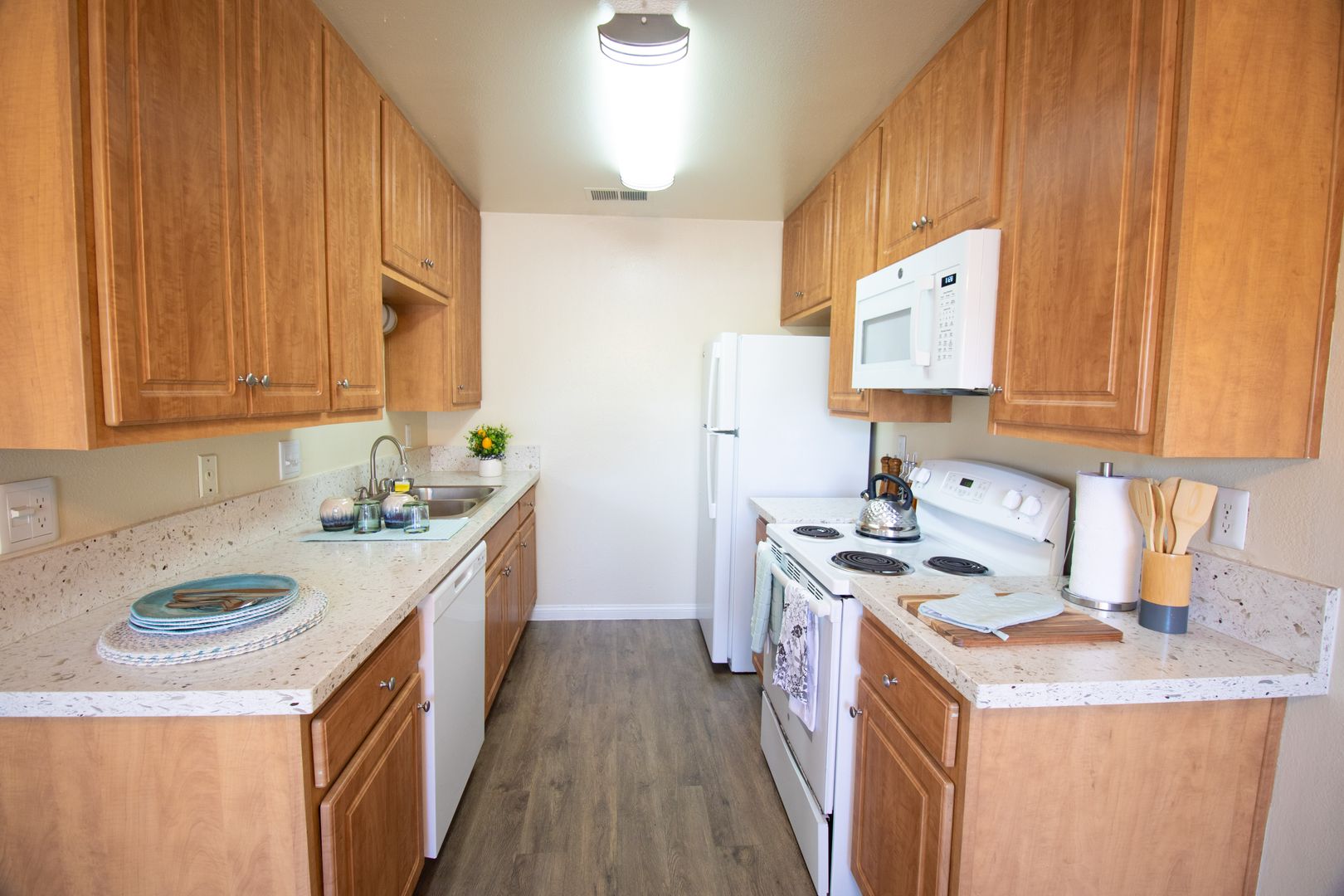 San Diego Apartment: 9585 Gold Coast Dr