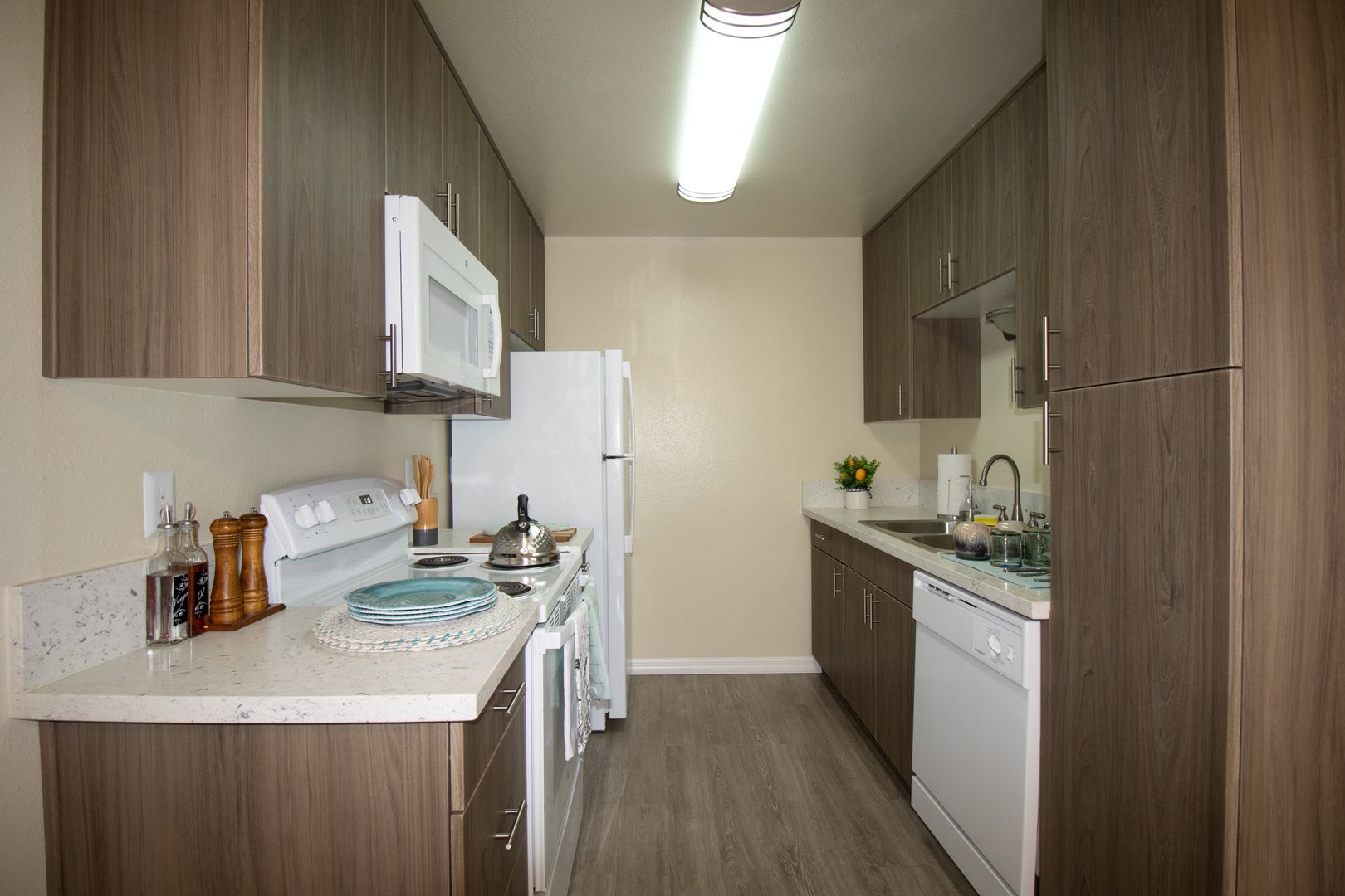 San Diego Apartment: 9585 Gold Coast Dr