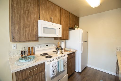 Move in special for New Tenants: Half off 1st month rent O.A.C. with year lease - immediate move in – photo 1