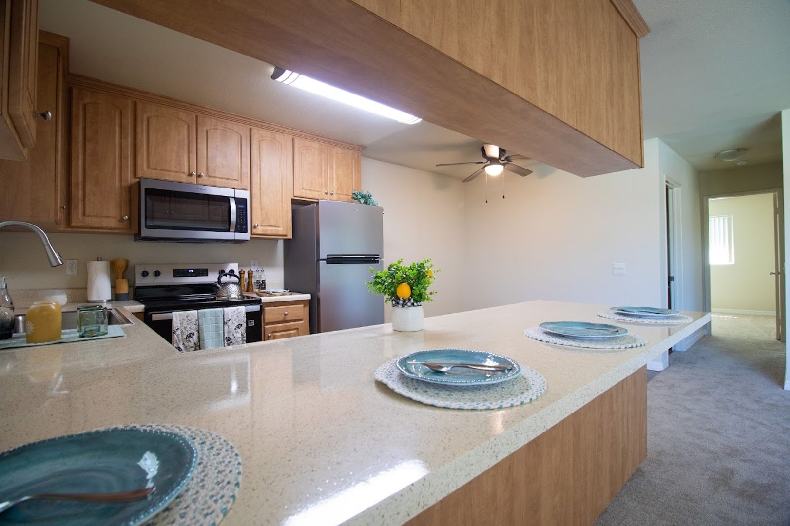 San Diego Apartment: 9585 Gold Coast Dr