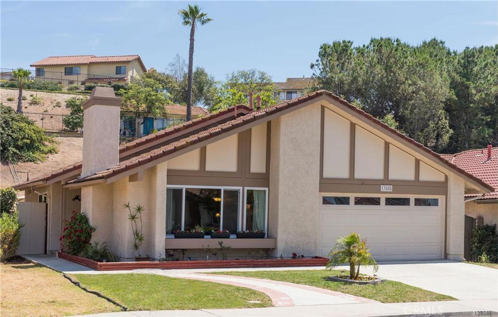 Moorpark House: 13808 Bear Valley Rd