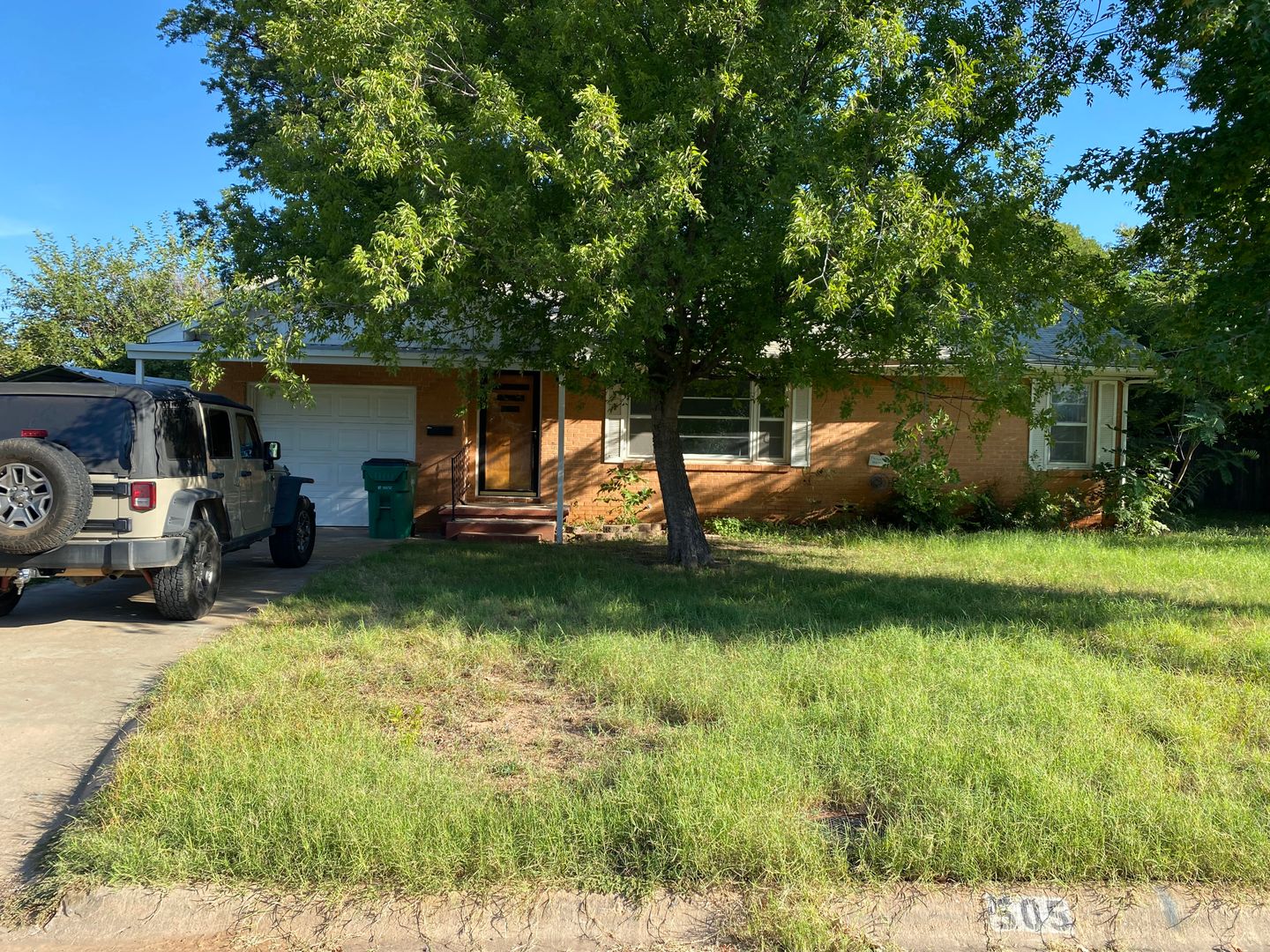 Burkburnett House: 505 Meadow Dr