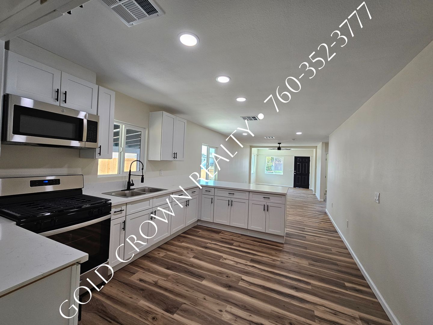 El Centro House: 1070 W Euclid Ave